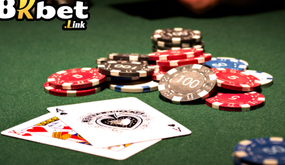 Bài Xì Tố 8kbet: Game Bài Đỉnh Cao Thu Hút Người Chơi 3 Các thuật ngữ thường gặp trong Bài xì tố 8kbet